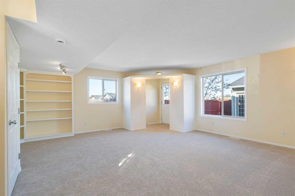 111 Citadel Acres Close NW