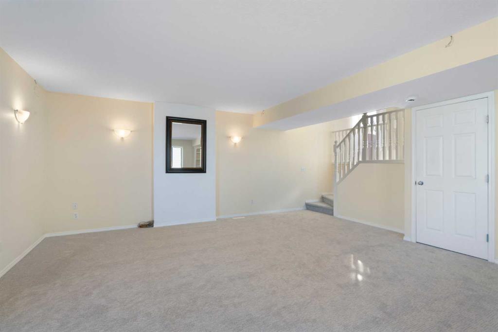 111 Citadel Acres Close NW