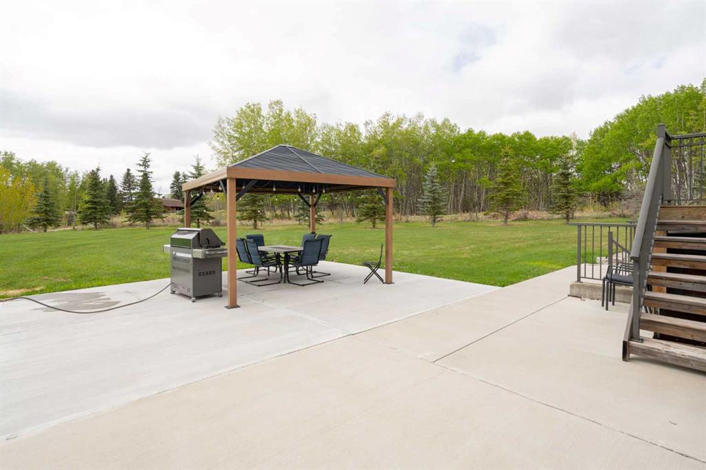 95 Bearspaw View