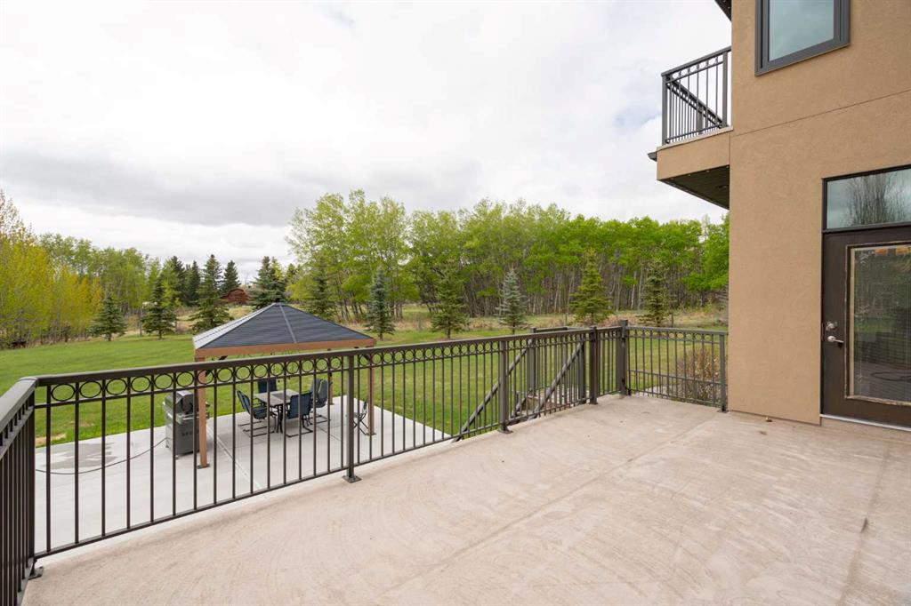 95 Bearspaw View