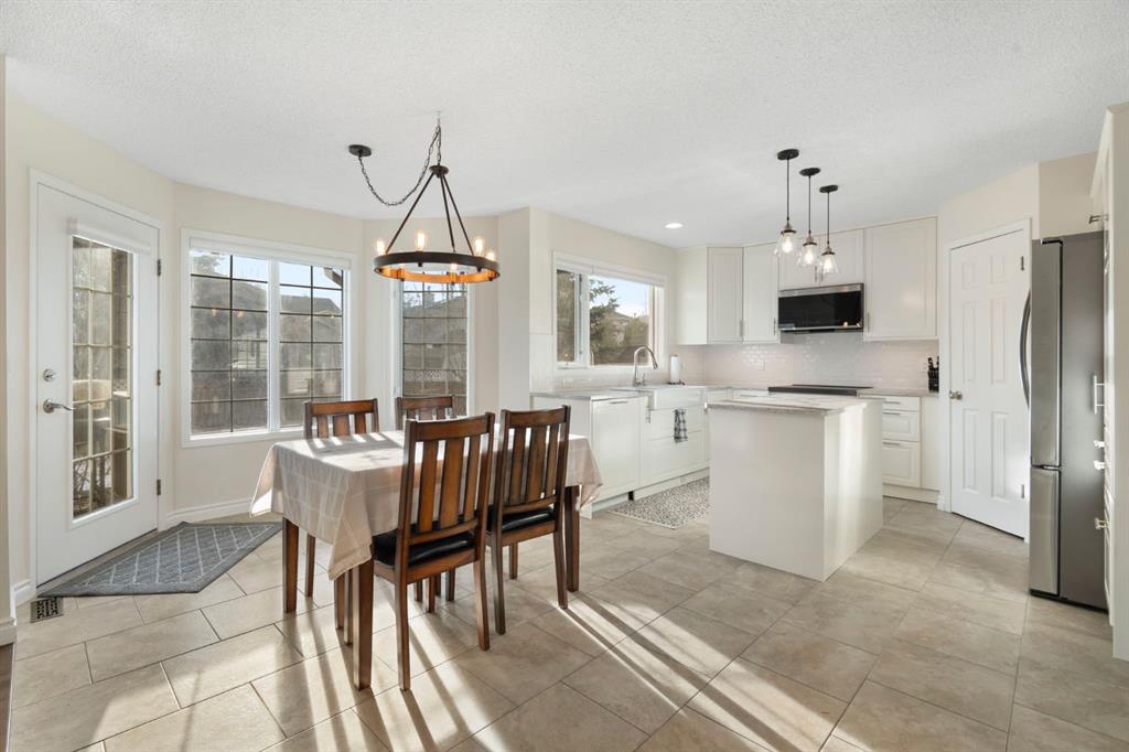 209 Hawkstone Drive NW