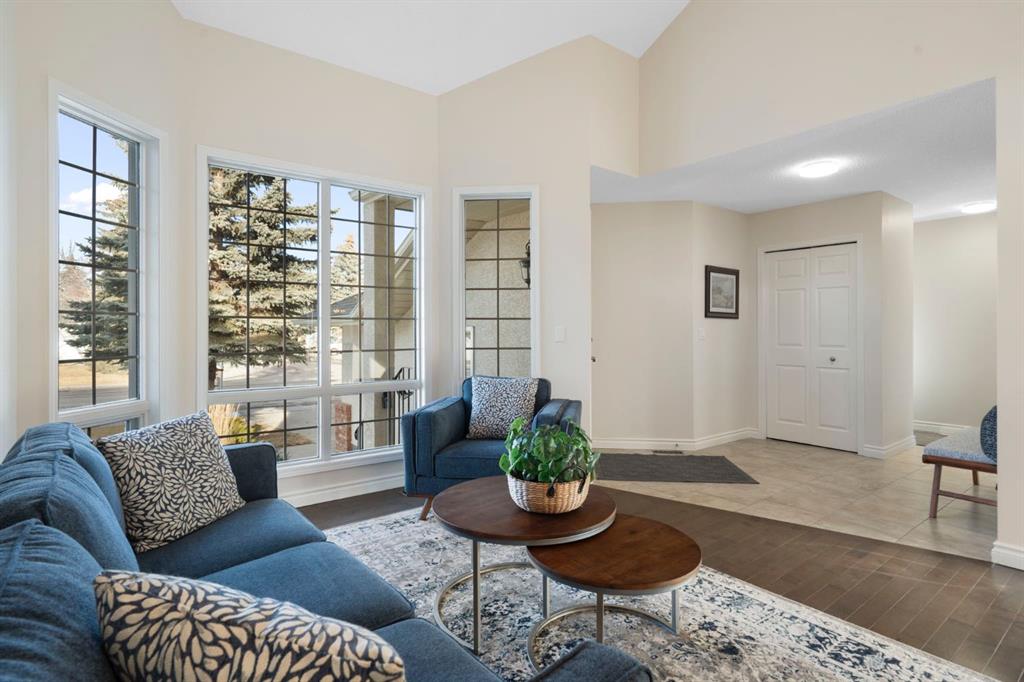 209 Hawkstone Drive NW