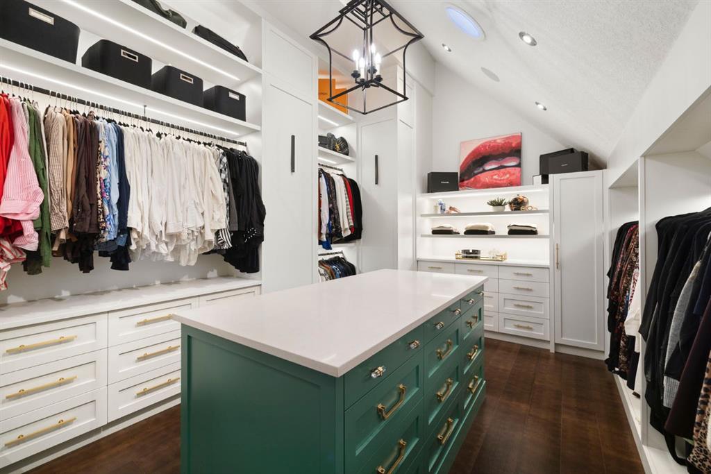 19 Bearspaw Ridge Crescent