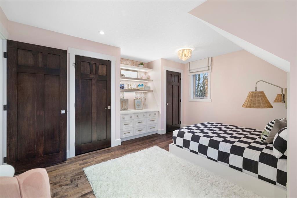 19 Bearspaw Ridge Crescent