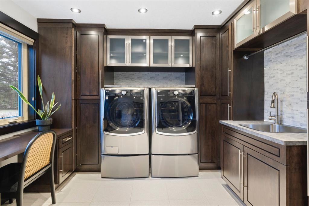 19 Bearspaw Ridge Crescent