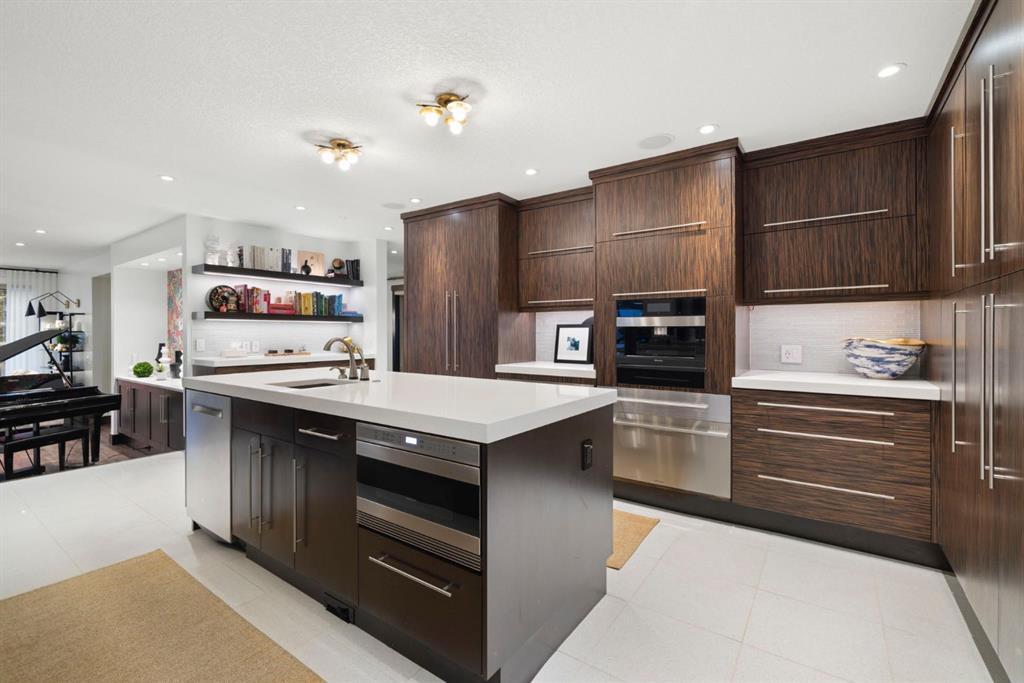 19 Bearspaw Ridge Crescent