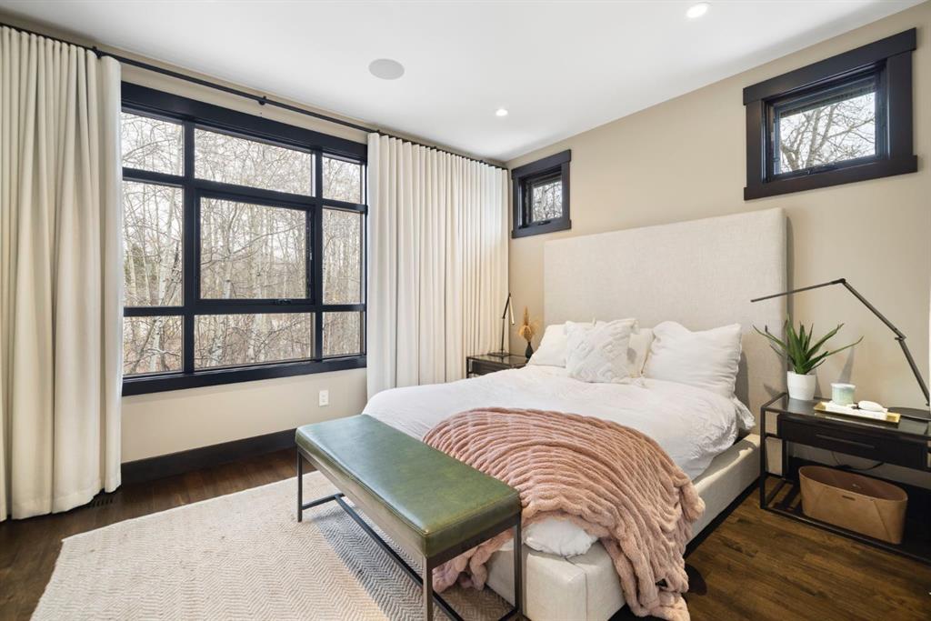 19 Bearspaw Ridge Crescent