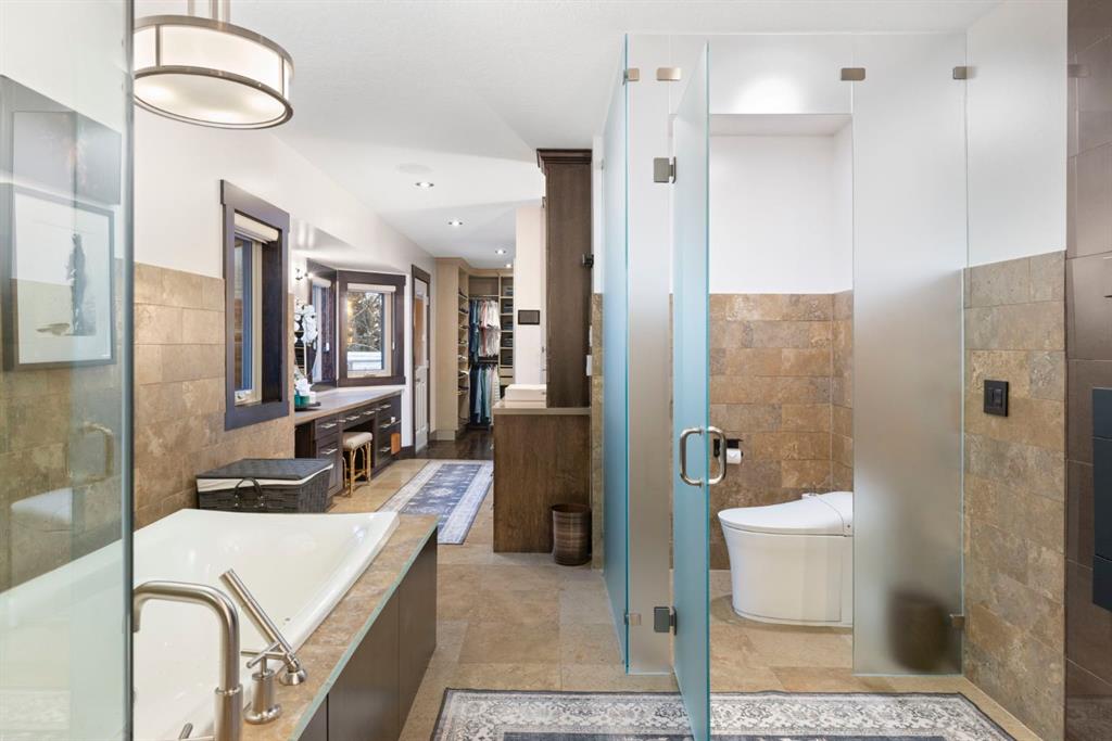 19 Bearspaw Ridge Crescent