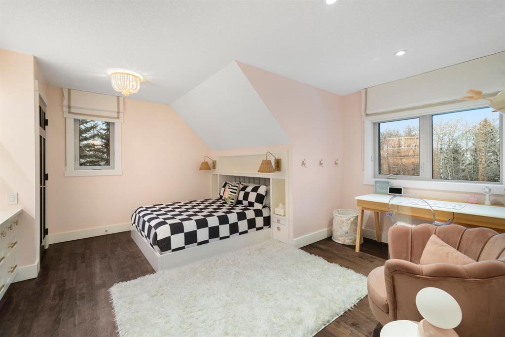 19 Bearspaw Ridge Crescent