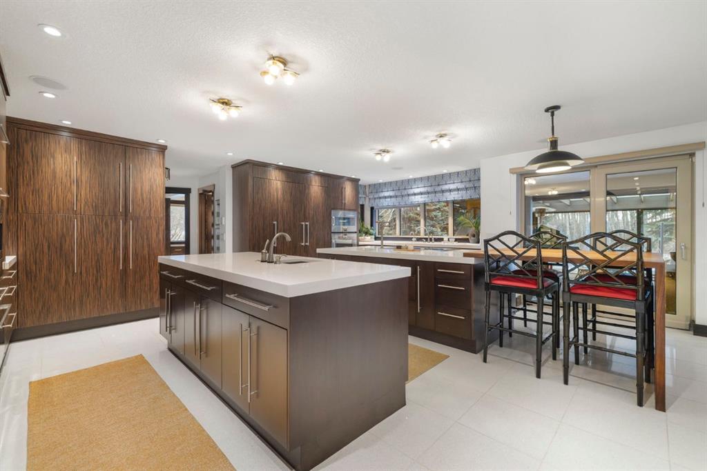 19 Bearspaw Ridge Crescent