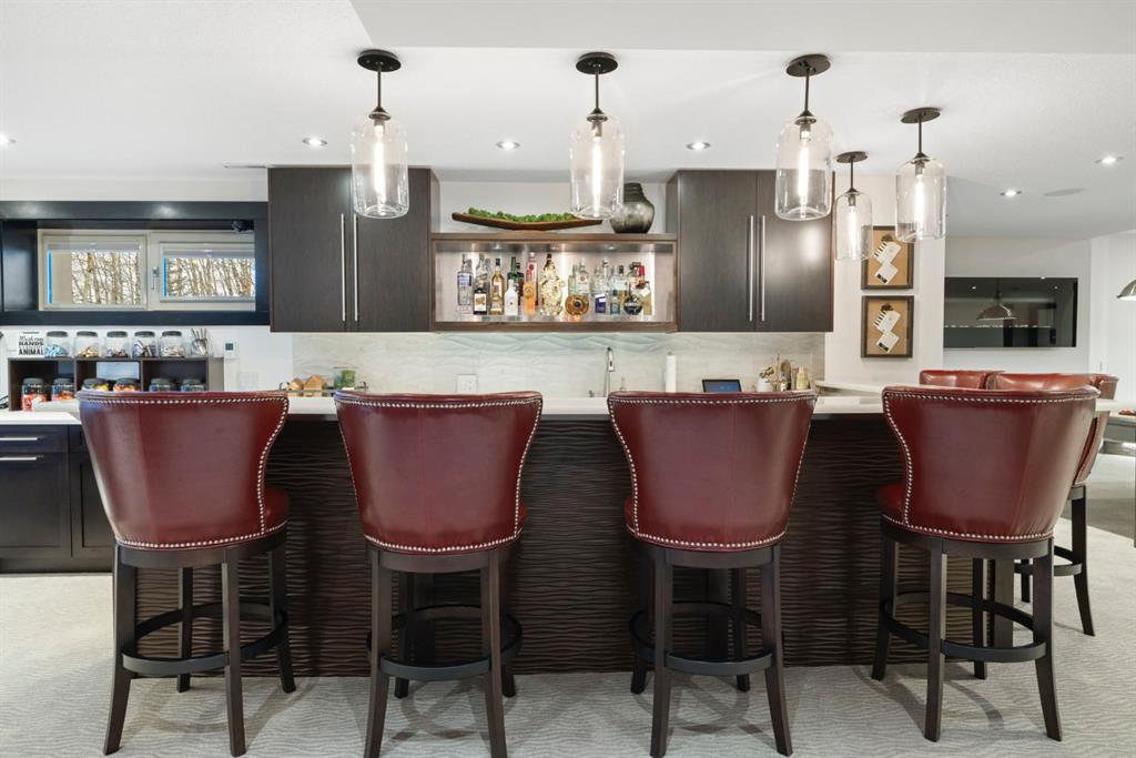 19 Bearspaw Ridge Crescent