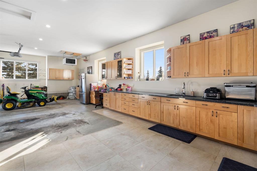 22 Bearspaw Summit Place