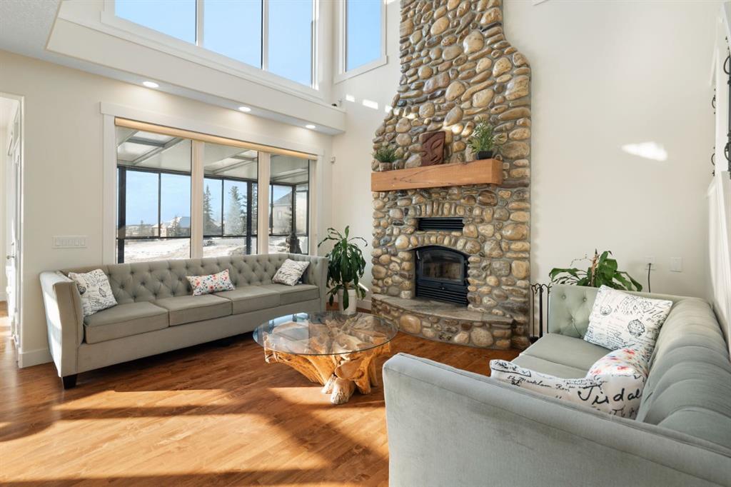 22 Bearspaw Summit Place