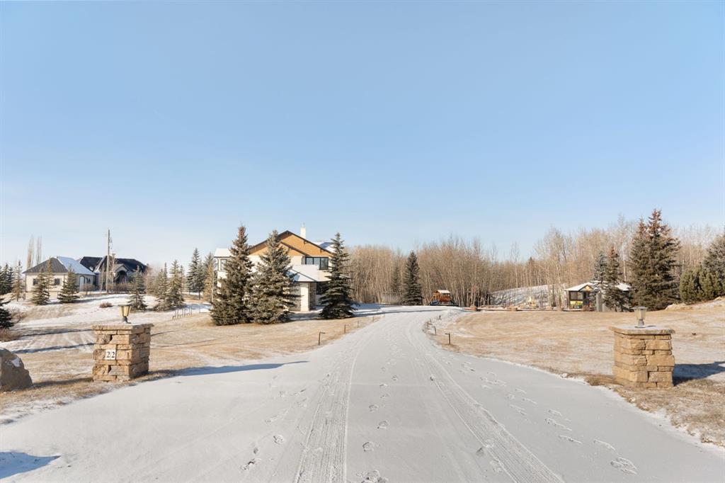 22 Bearspaw Summit Place