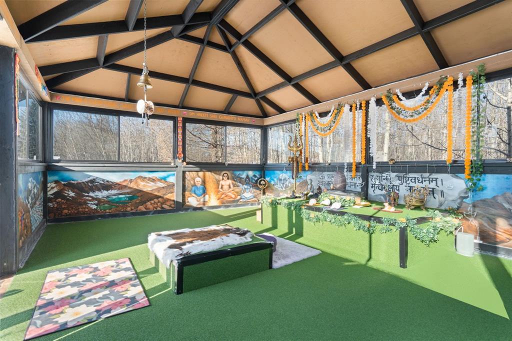 22 Bearspaw Summit Place