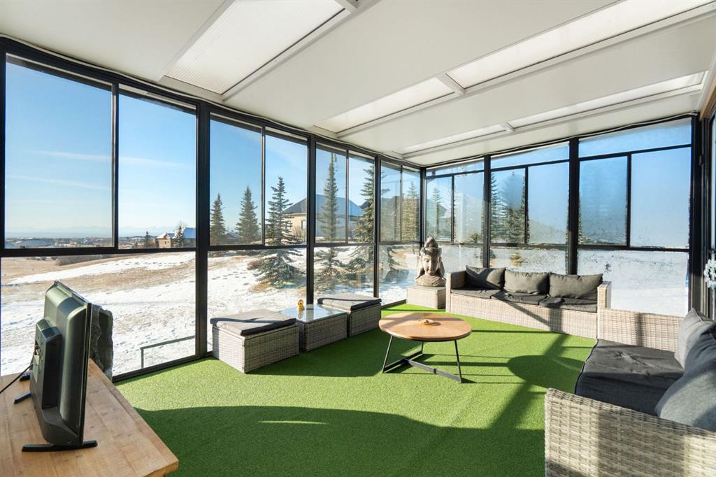 22 Bearspaw Summit Place