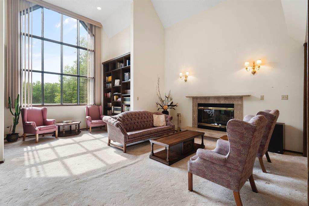 39 Bearspaw Ridge Crescent