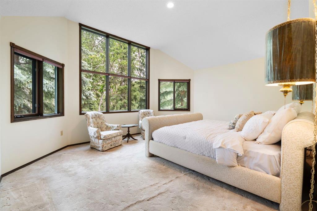 39 Bearspaw Ridge Crescent