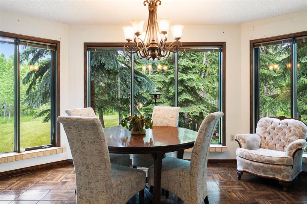 39 Bearspaw Ridge Crescent