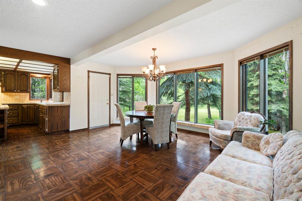 39 Bearspaw Ridge Crescent