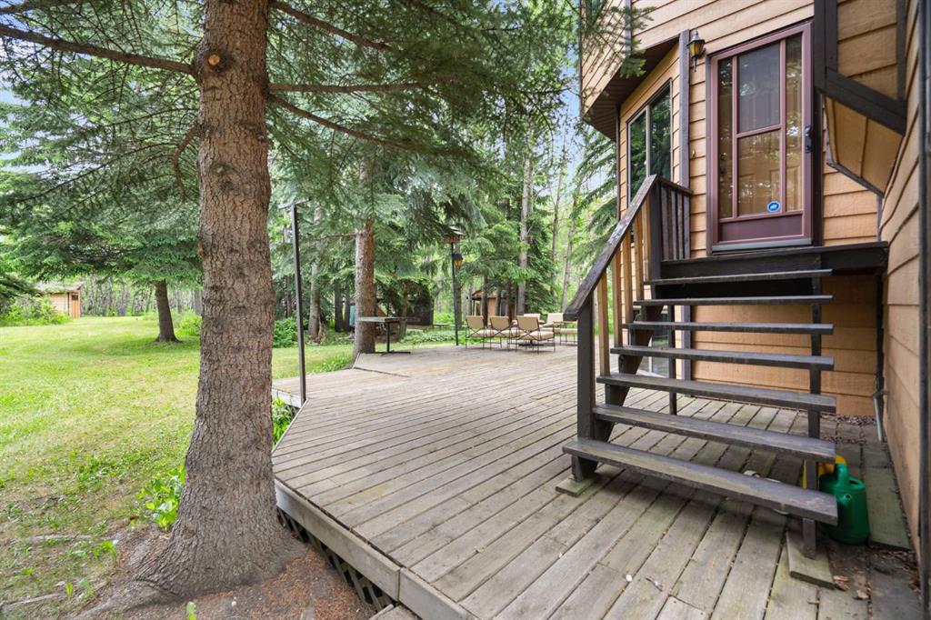 39 Bearspaw Ridge Crescent