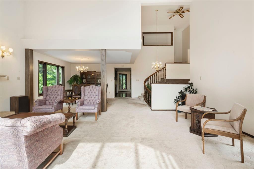 39 Bearspaw Ridge Crescent