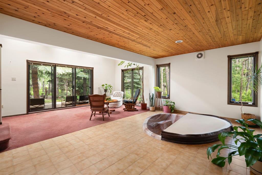 39 Bearspaw Ridge Crescent