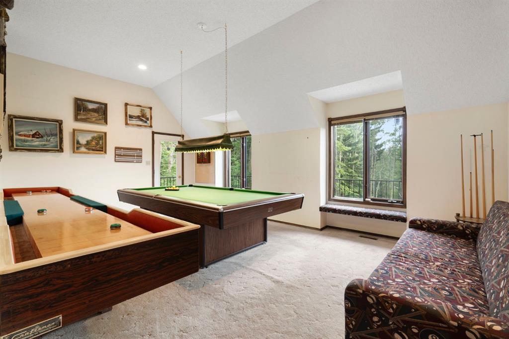 39 Bearspaw Ridge Crescent