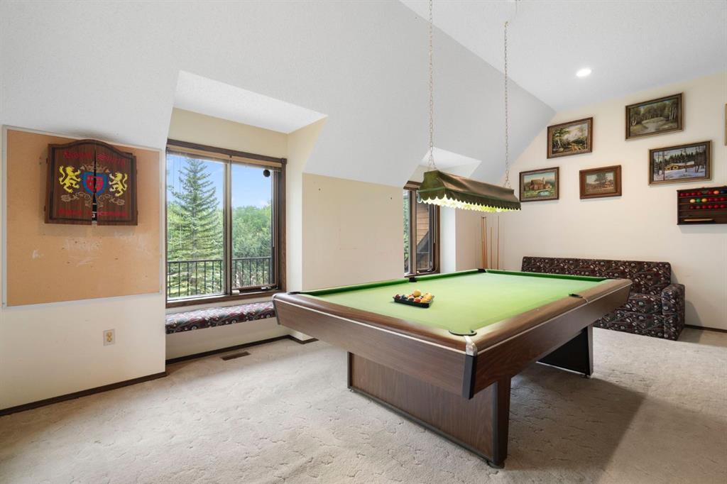 39 Bearspaw Ridge Crescent