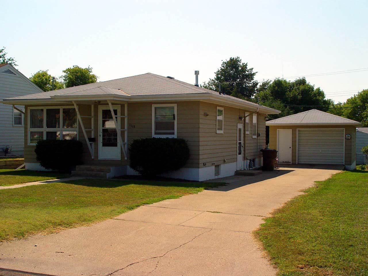 1115 W 5th