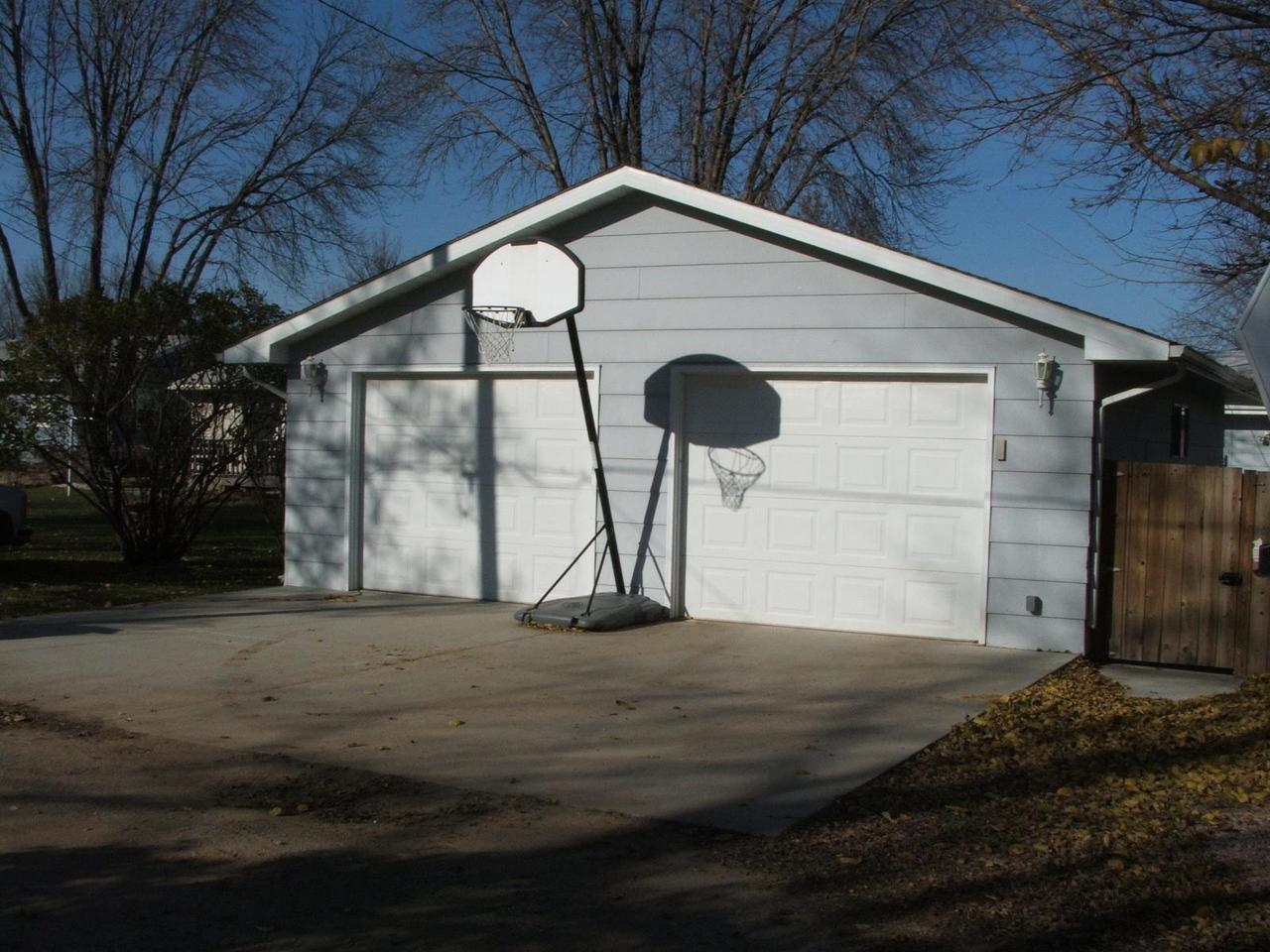 419 E 13th