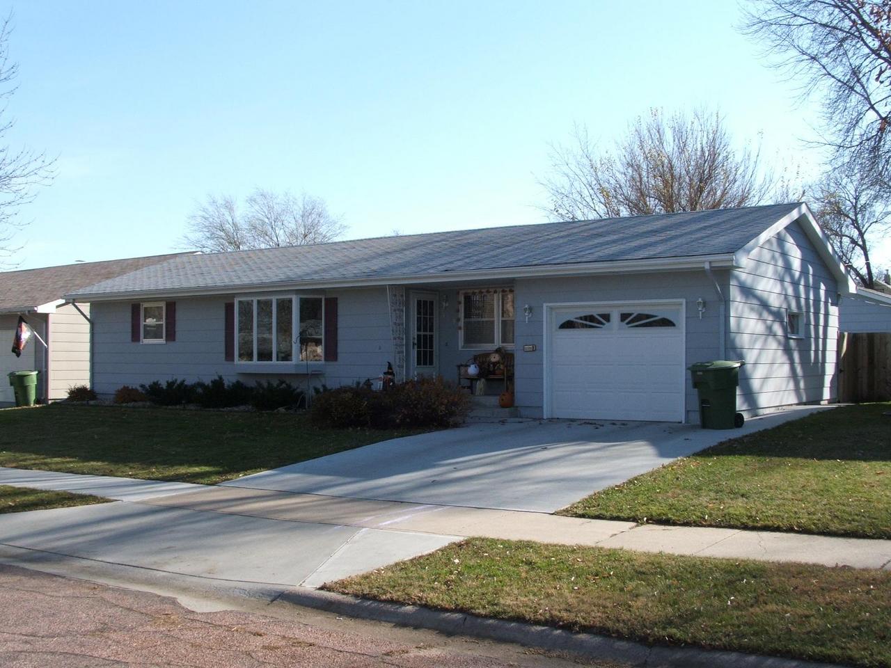 419 E 13th