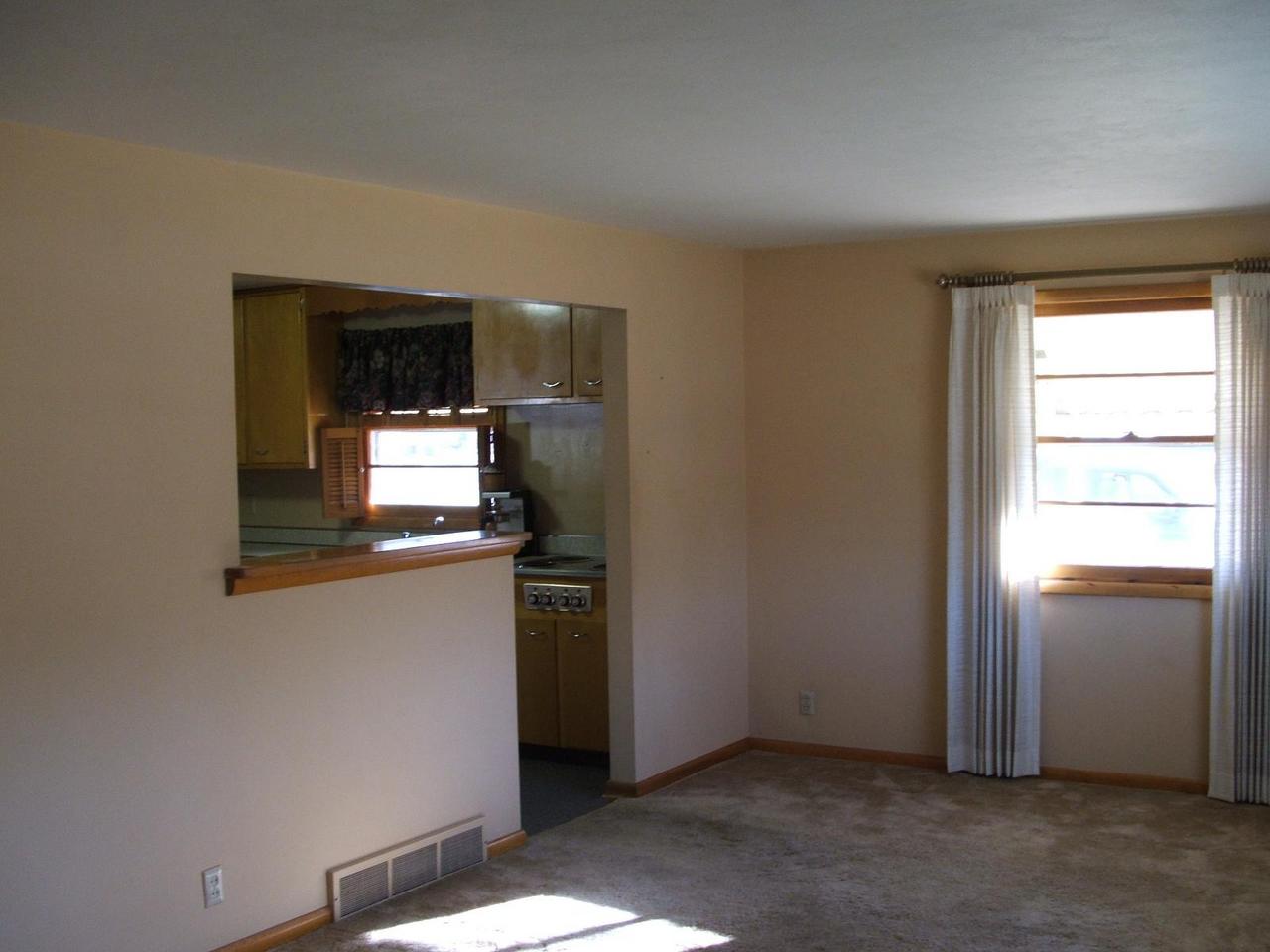 1400 N Duff