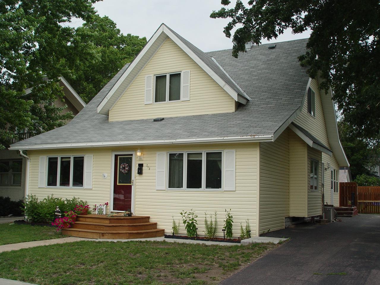 712 W 3rd