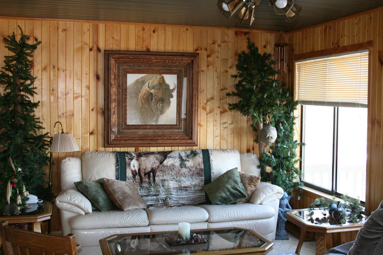 2604 Thunderbird Drive
