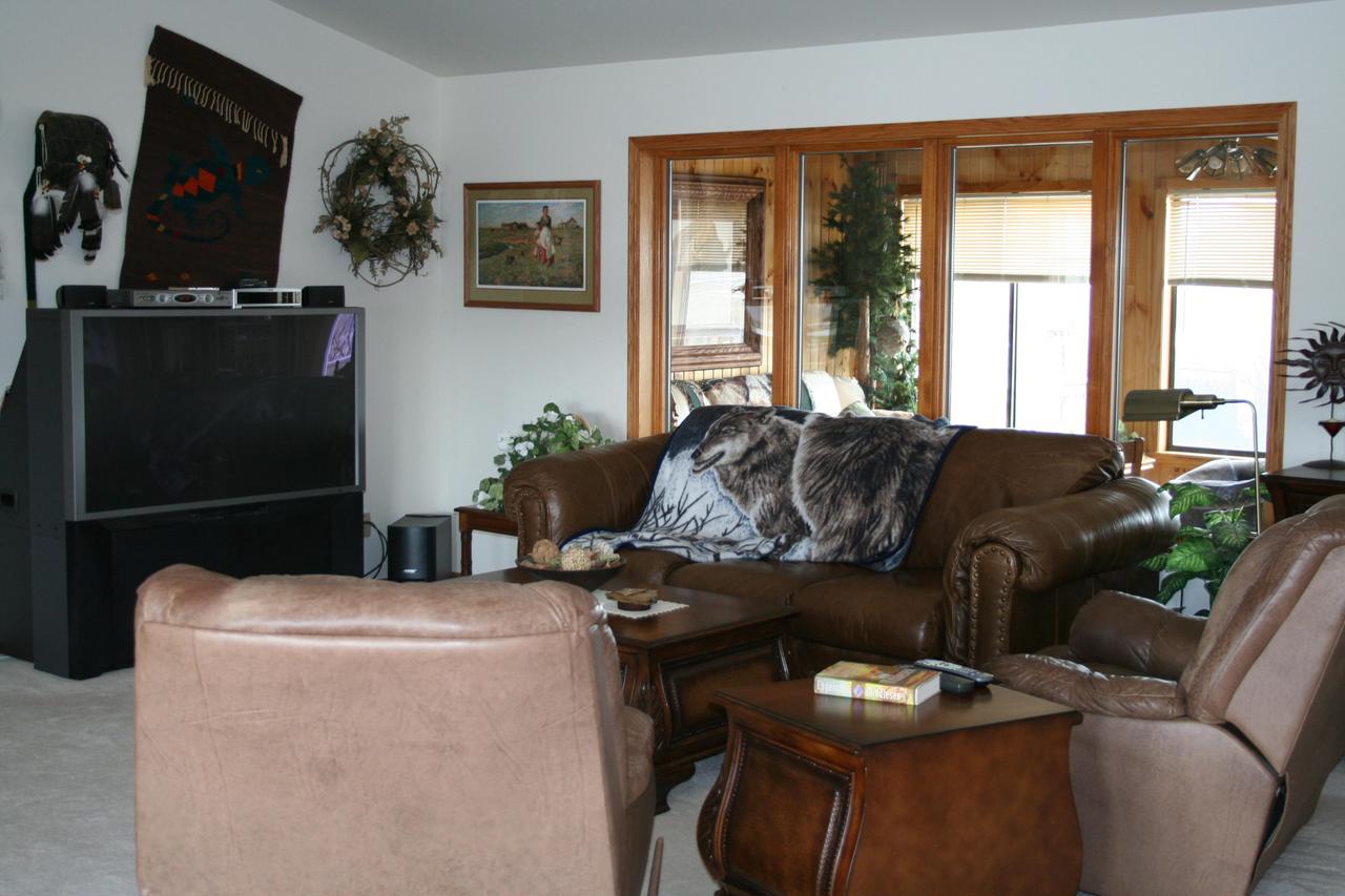 2604 Thunderbird Drive