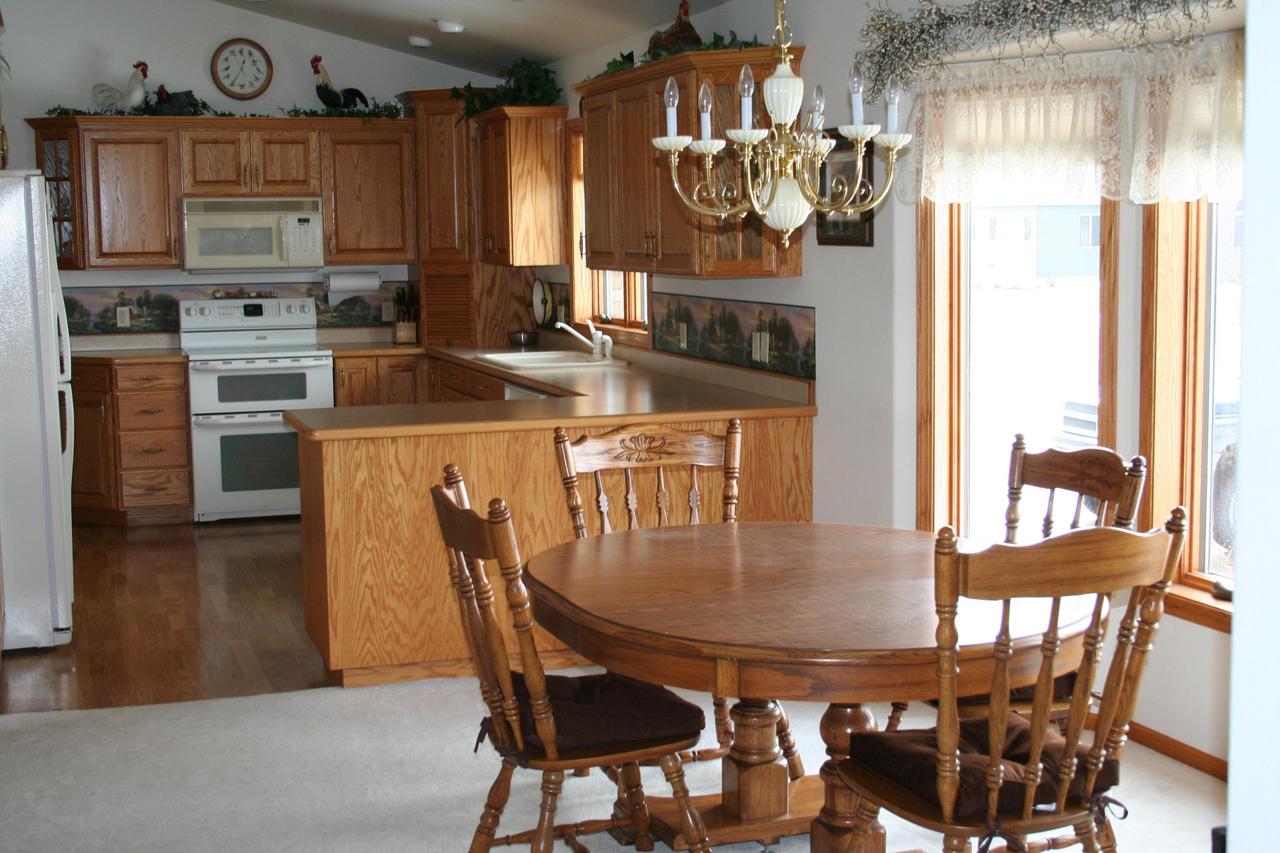 2604 Thunderbird Drive