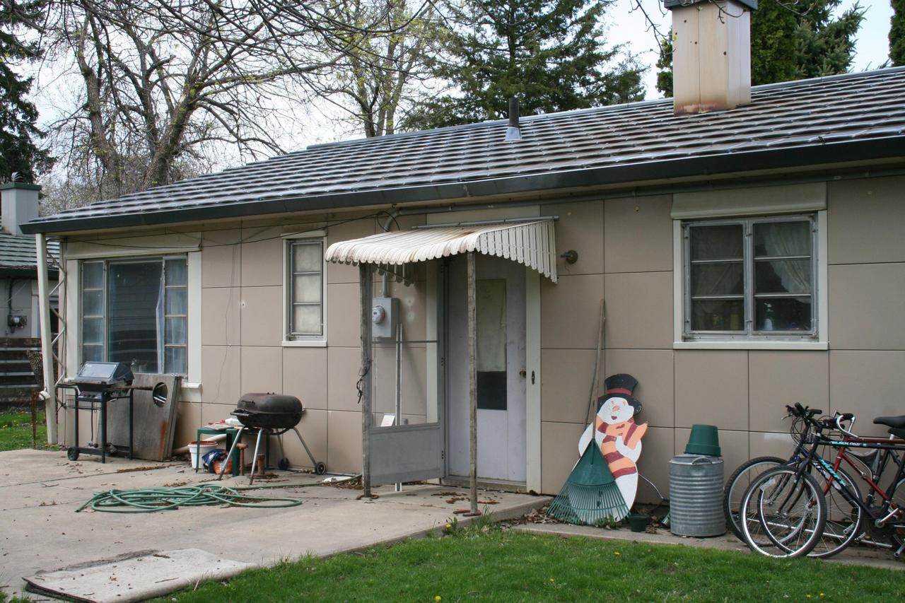 813 Vincent Place