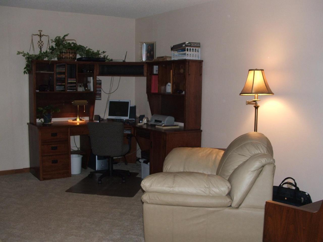 406 E Clarke