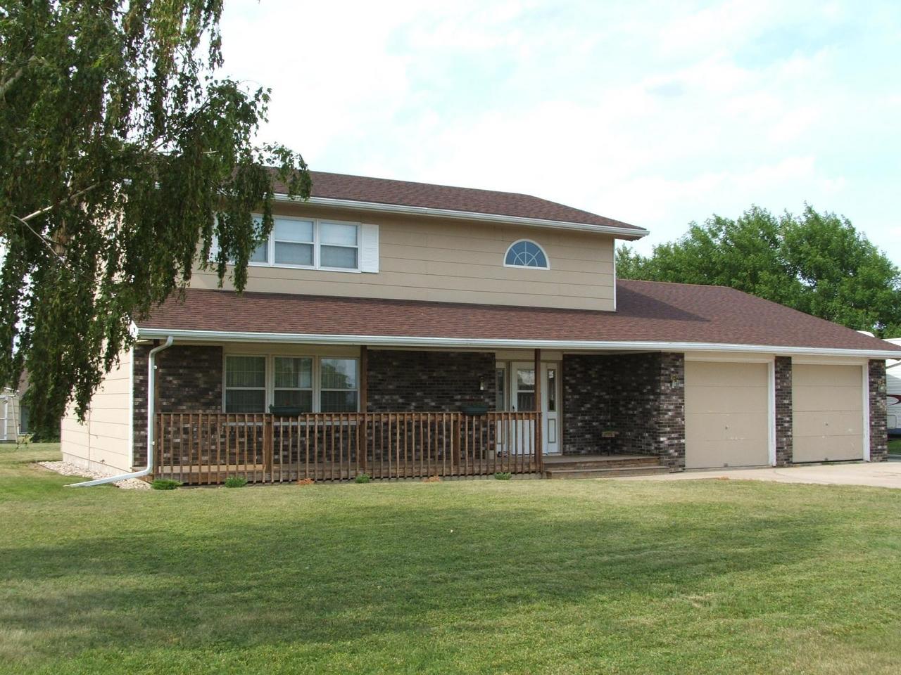406 E Clarke