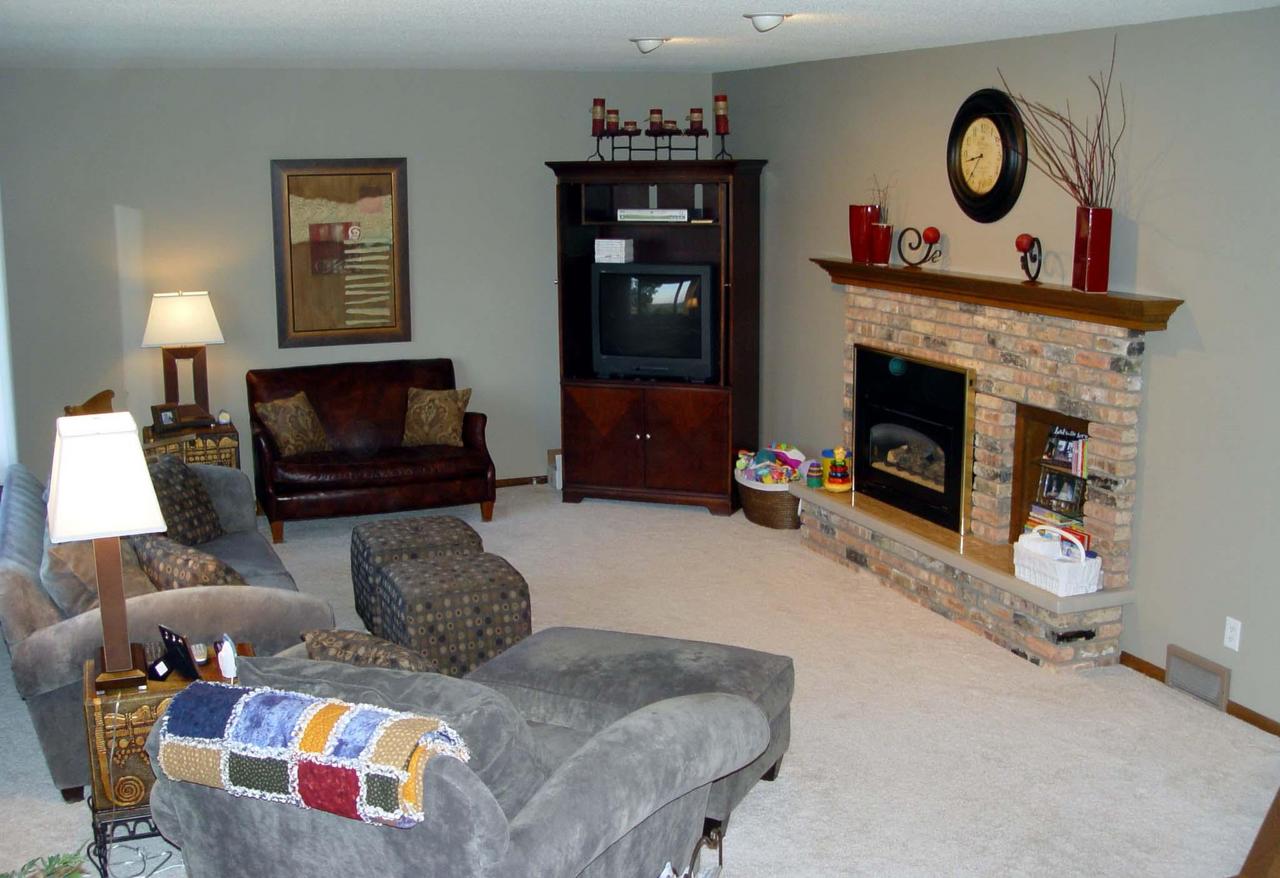 1216 Summit