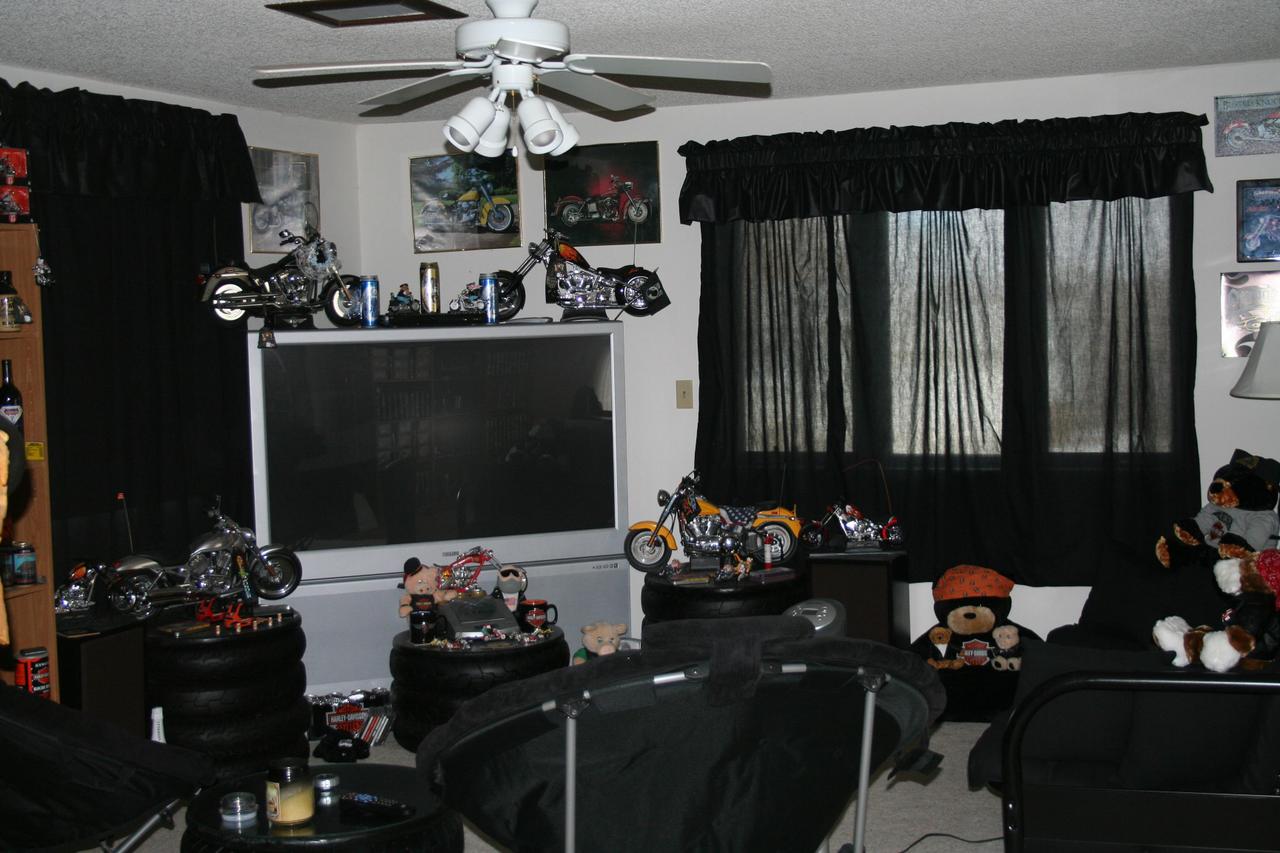 1221 Hanson