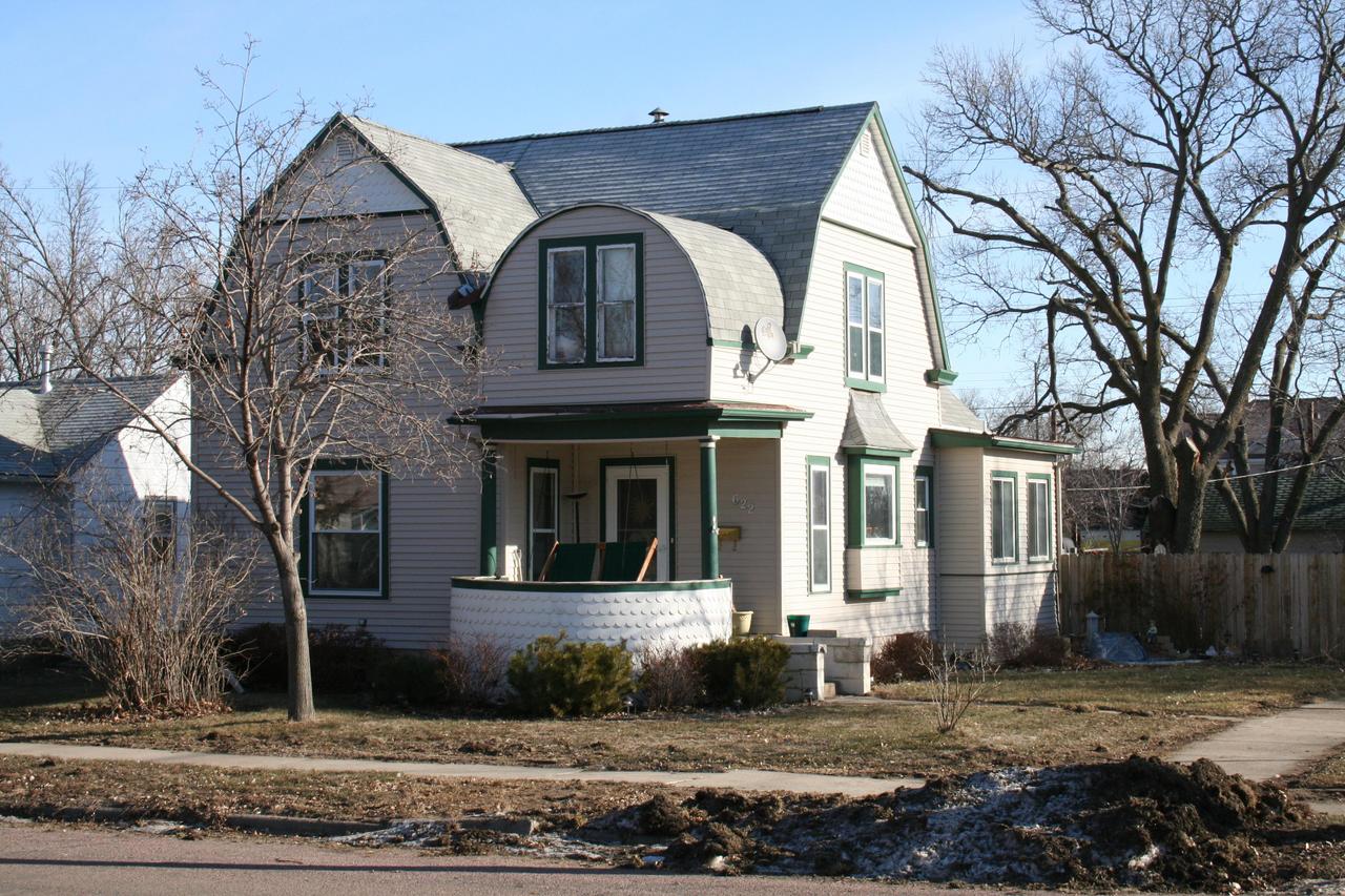 622 Edmunds