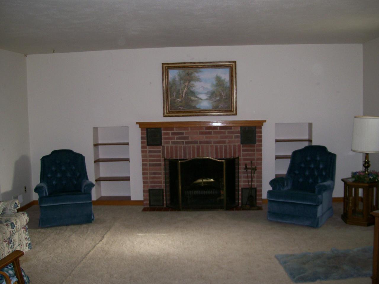 209 N 1st