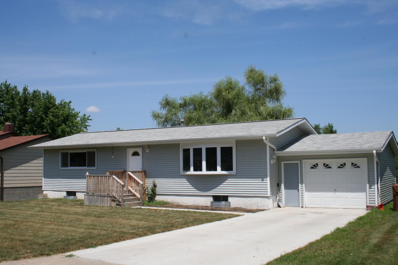 1206 Hanson