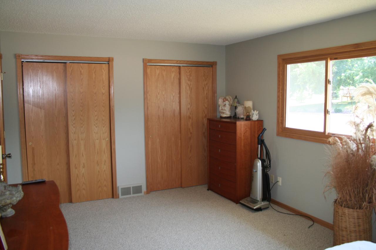 1206 Hanson