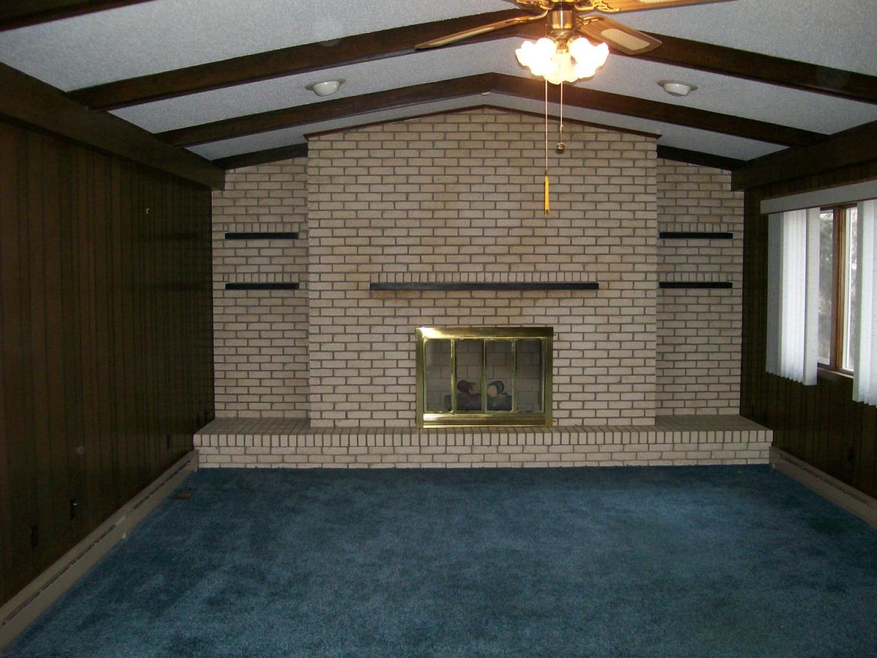 701 N MAIN ST