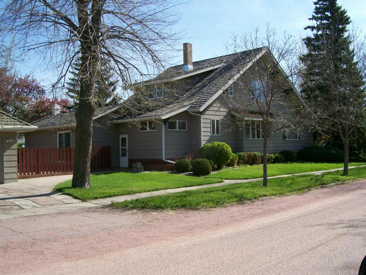 701 N MAIN ST