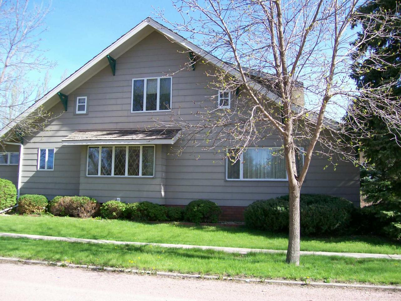 701 N MAIN ST