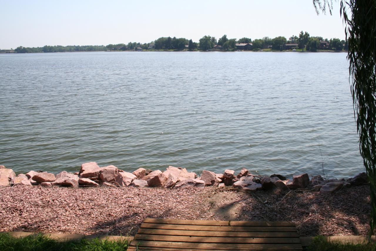 112 N HARMON DR